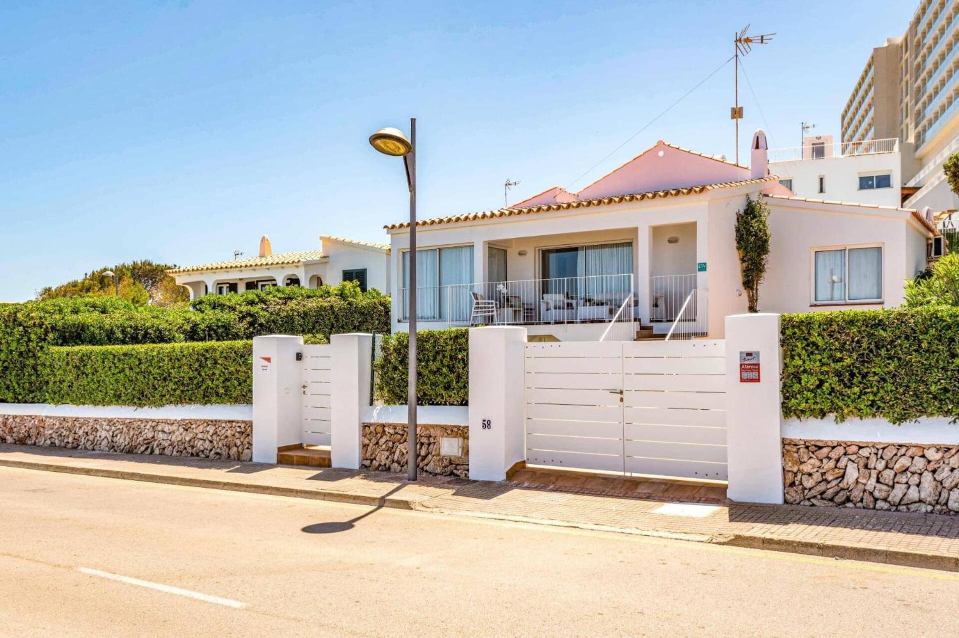 Villa Romani by Villa Plus Arenal d'en Castell Esterno foto